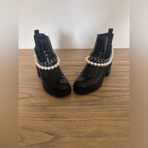Martín black pearl boots